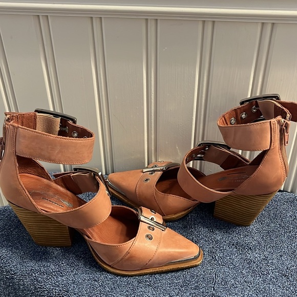 Free People x Jeffrey Campbell Hendrix Heels Size 5 NWT - Picture 5 of 12